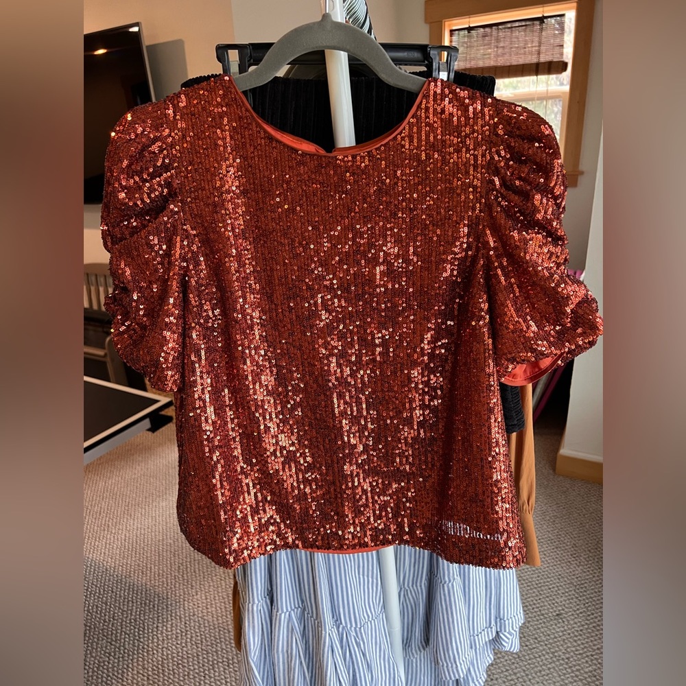Anthropologie sequence top size 6